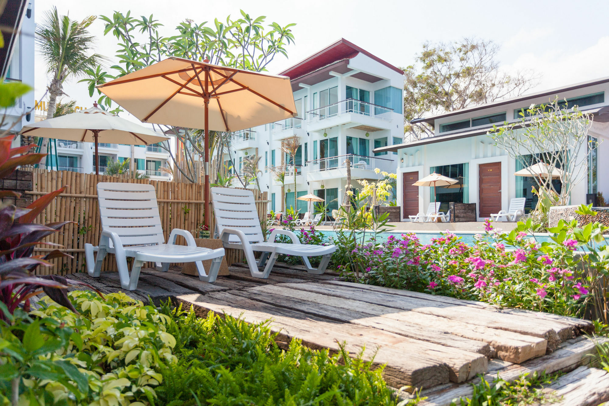 The Samui Beach Resort Самуи Экстерьер фото